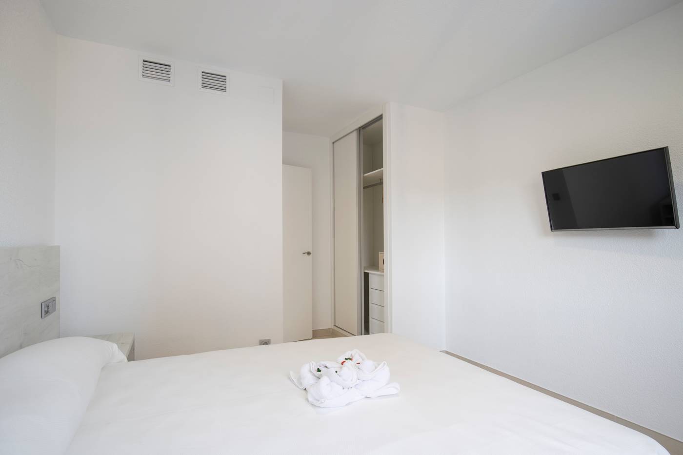 Aparthotel-BCL-Levante-Lux-Room-15