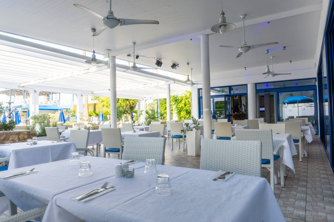 Anonymous-Beach-Hotel-Restaurant-24