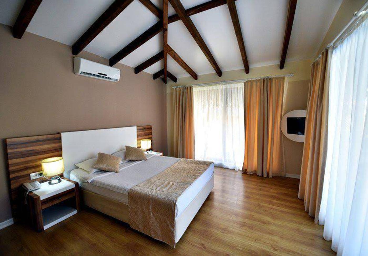 Sahra-Su-Holiday-Village---Spa-Room-36