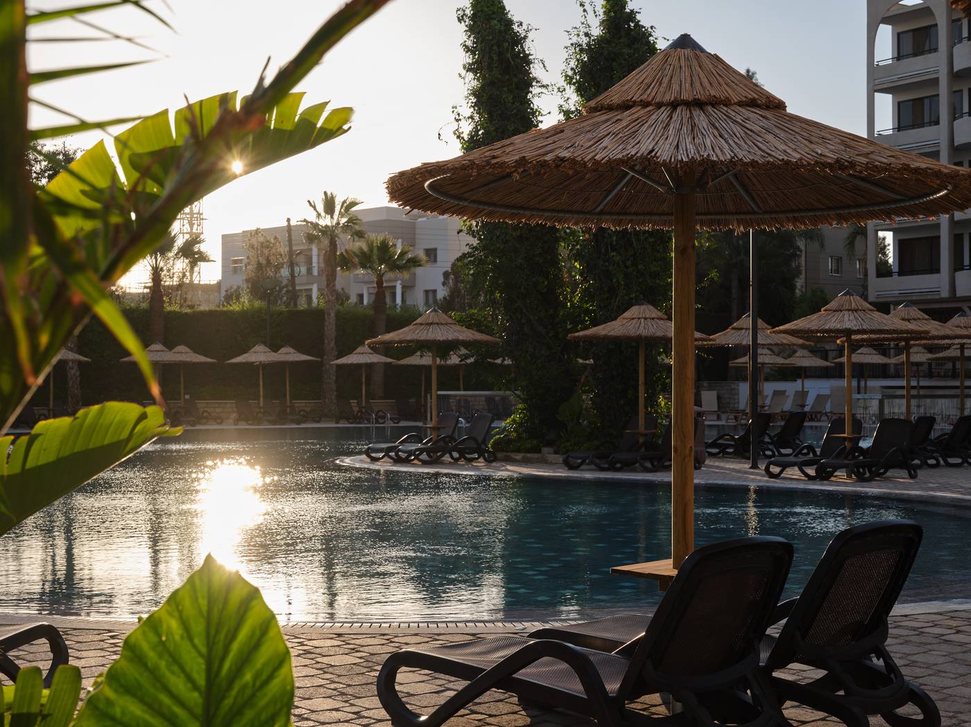 Atlantica-Oasis-Hotel-Pool-7