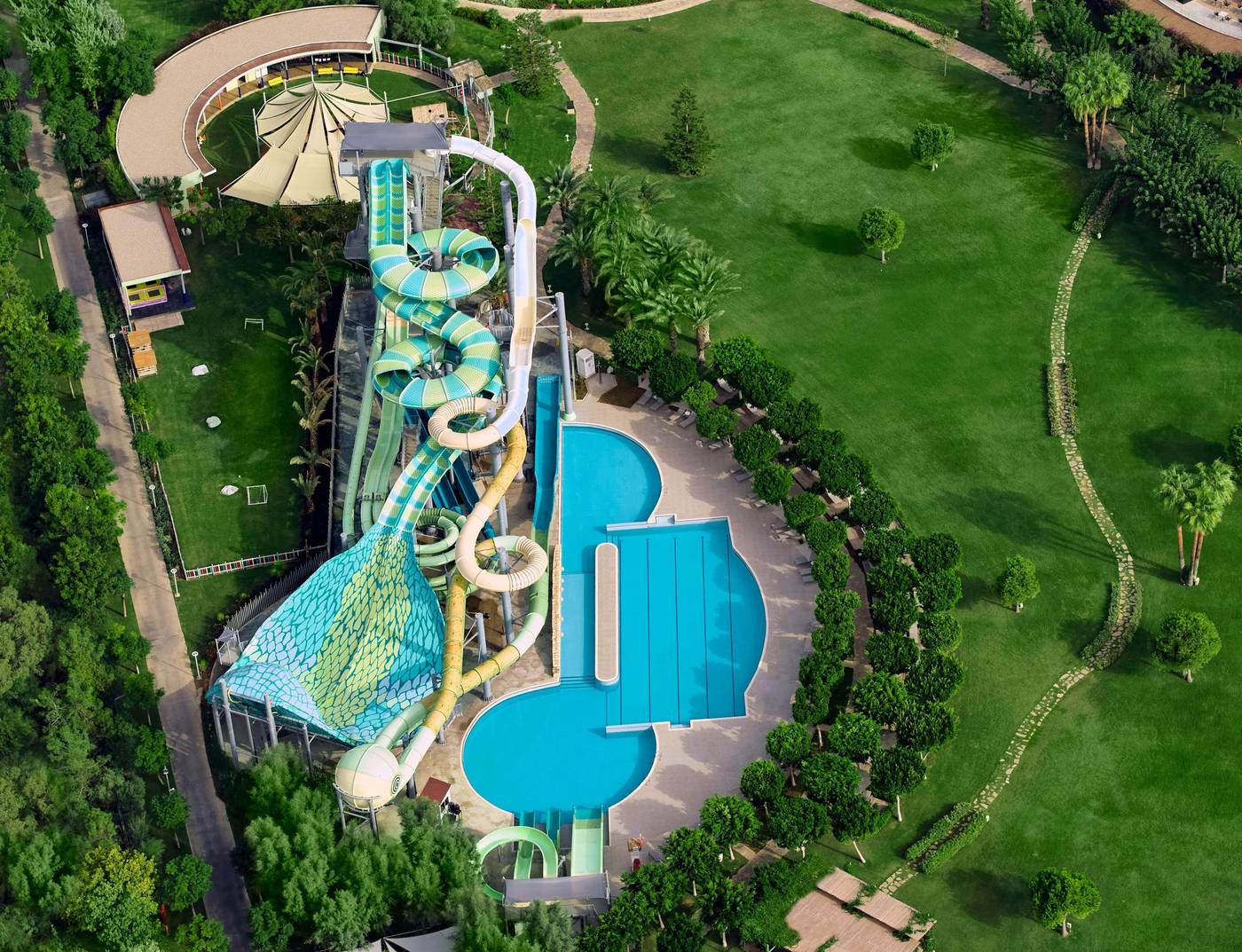 Lara-Barut-Collection-Pool-15