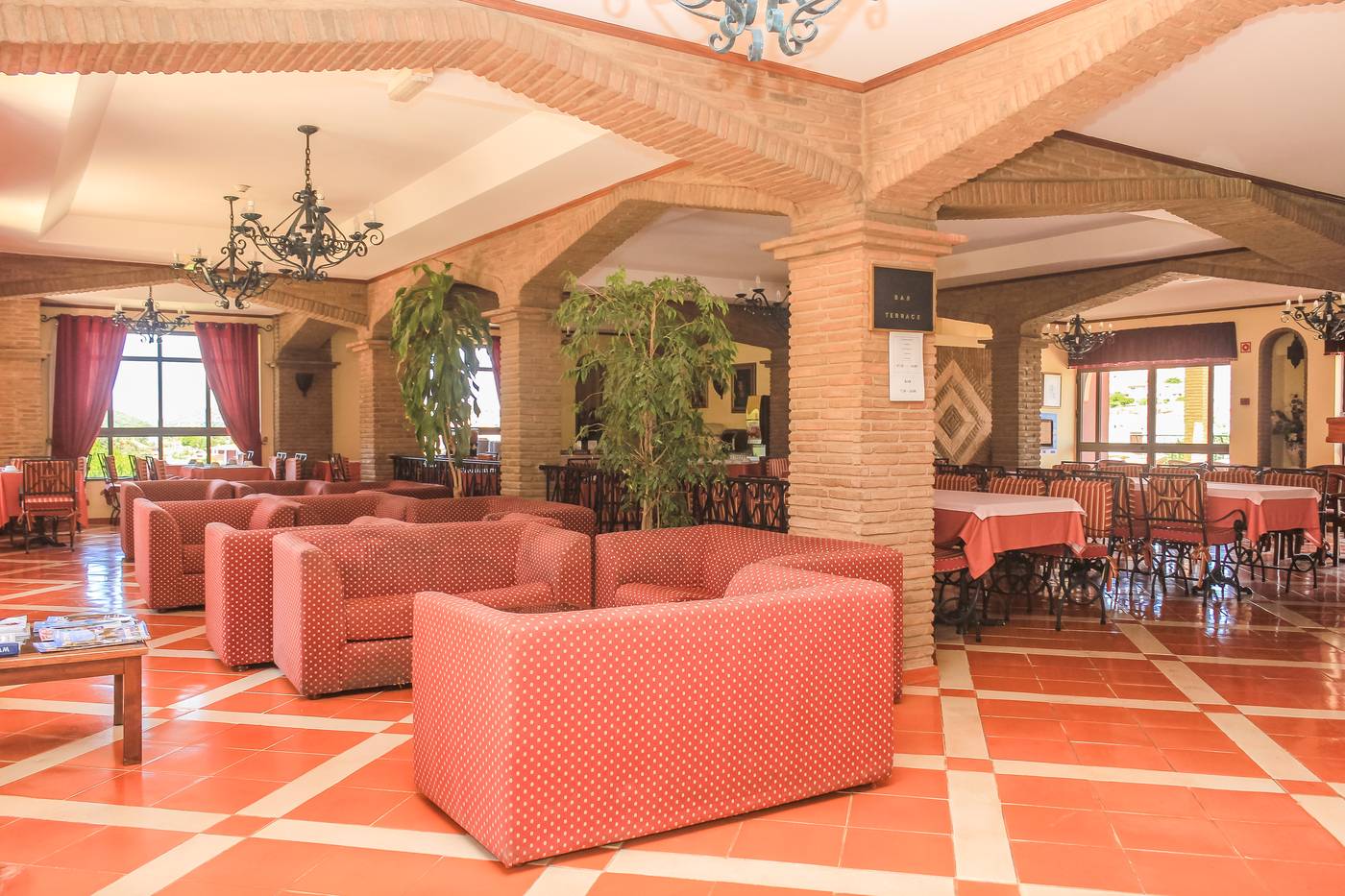 Colina-dos-Mouros-Lobby-20