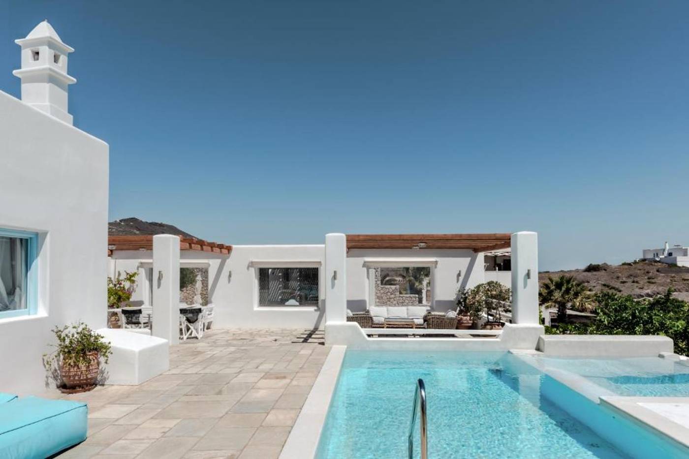 Anema-Boutique-Hotel--Villas-Santorini-General-view-3