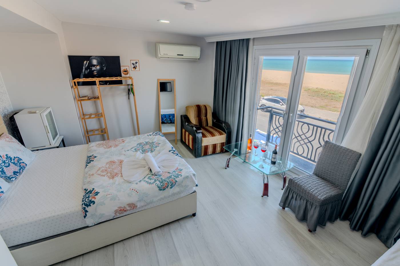 Airport-Black-Sea-Hotel---Restaurant-General-view-14