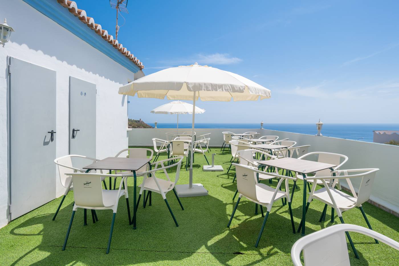 Hotel-Playamaro-Pool-12