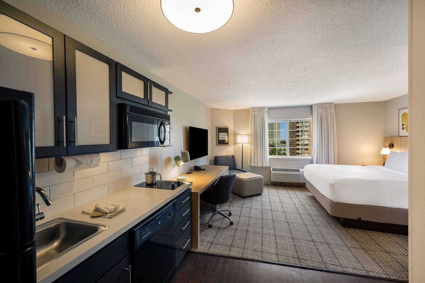 Sonesta-Simply-Suites-Jersey-City-Room-16