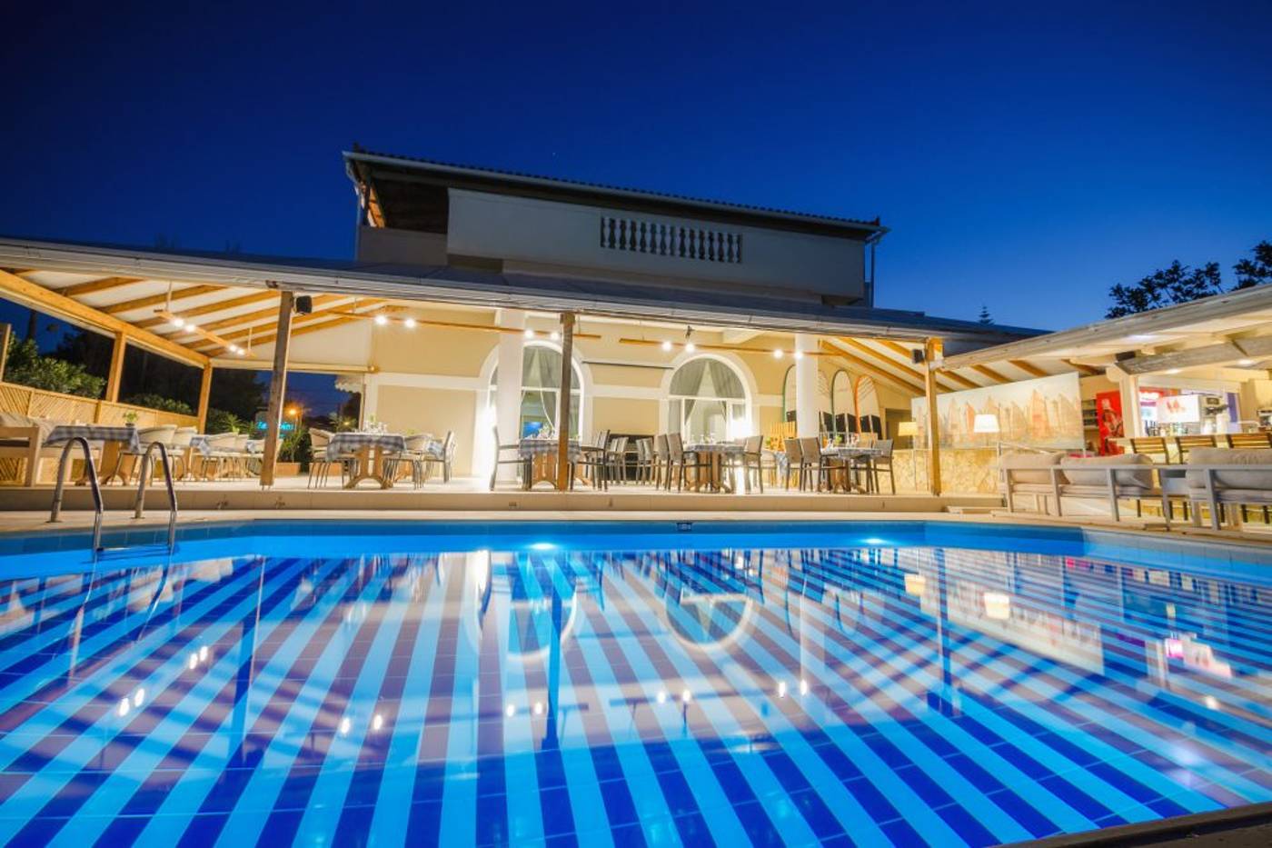 Iakinthos-Tsilivi-Beach-General-view-1