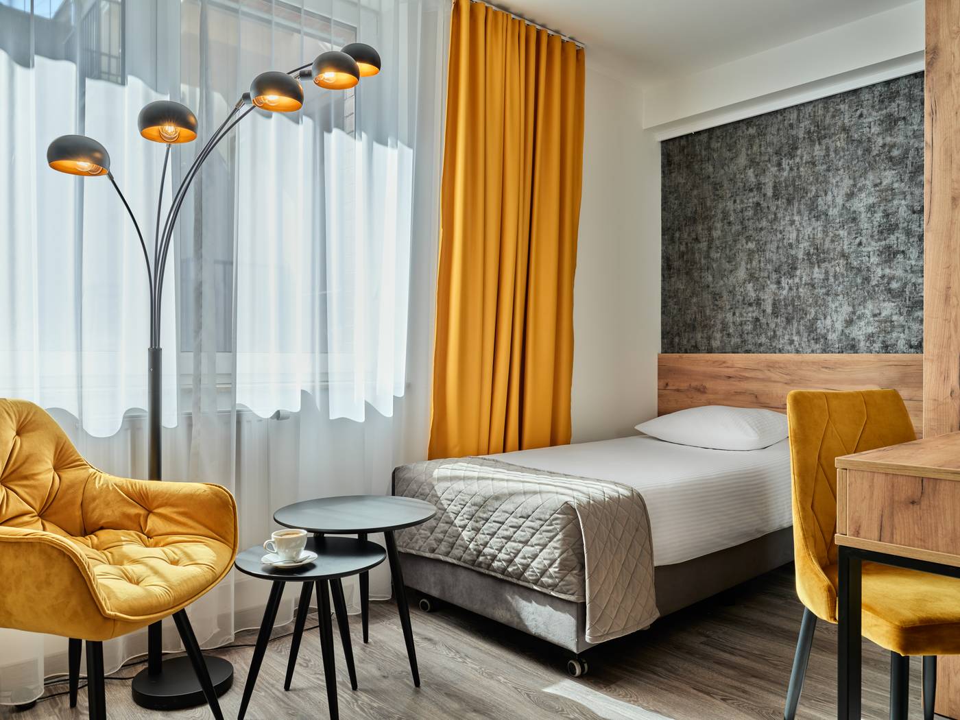 1891-Garni-Hotel-Room-4