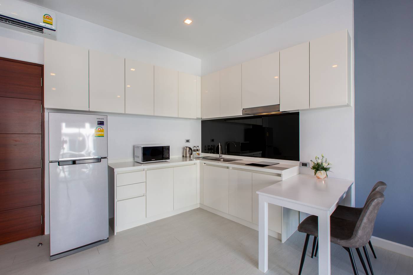 Utopia-Naiharn-Room-30