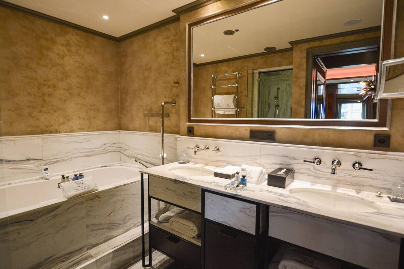 Hotel-Twentyseven-Room-48