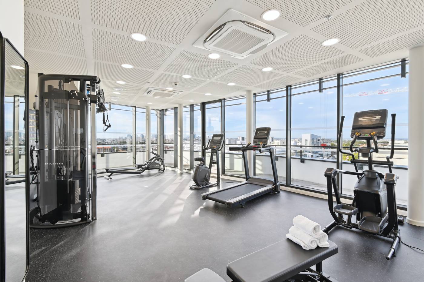 All-Suites-Appart-Hotel-Paris-Ouest-Colombes-Sports-and-Entertainment-35