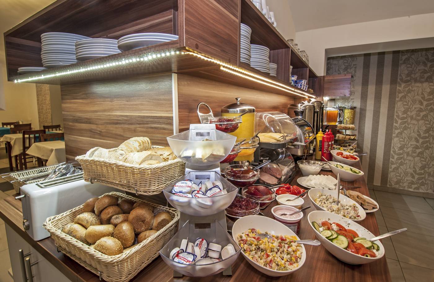 Metropolitan-Apartments-Restaurant-30