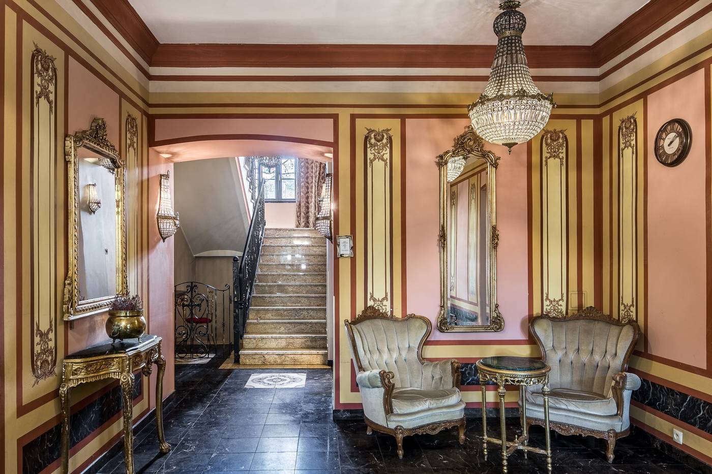 Old-Time-Aparthotel-General-view-1