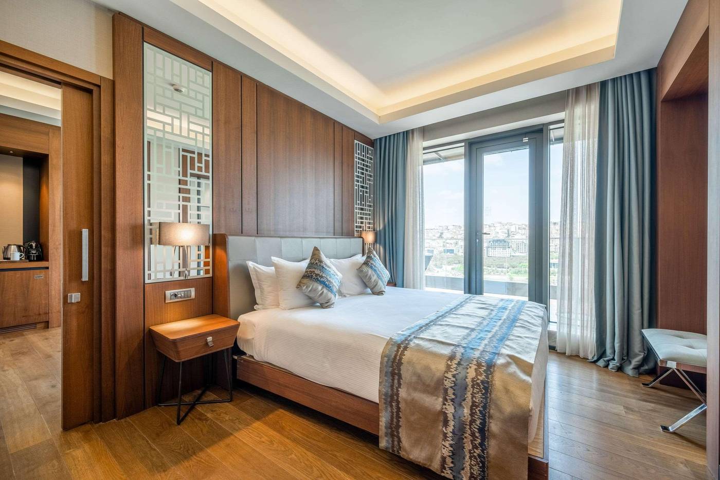 Clarion-Hotel-Istanbul-Golden-Horn-Room-9