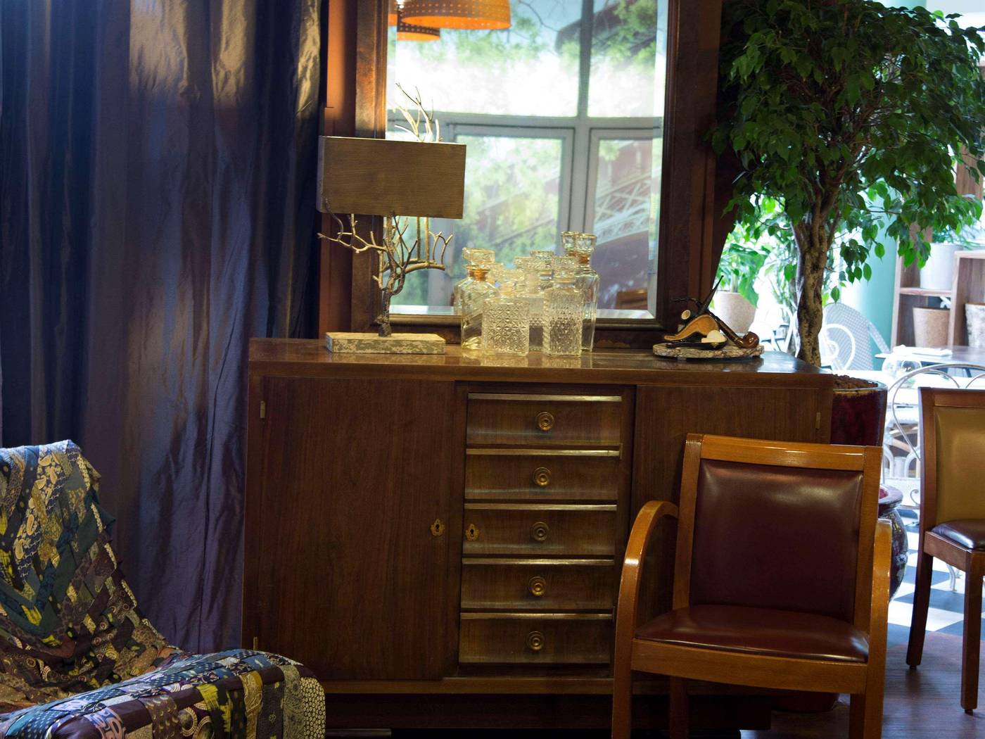 Ibis-Paris-Tour-Eiffel-Bar-26