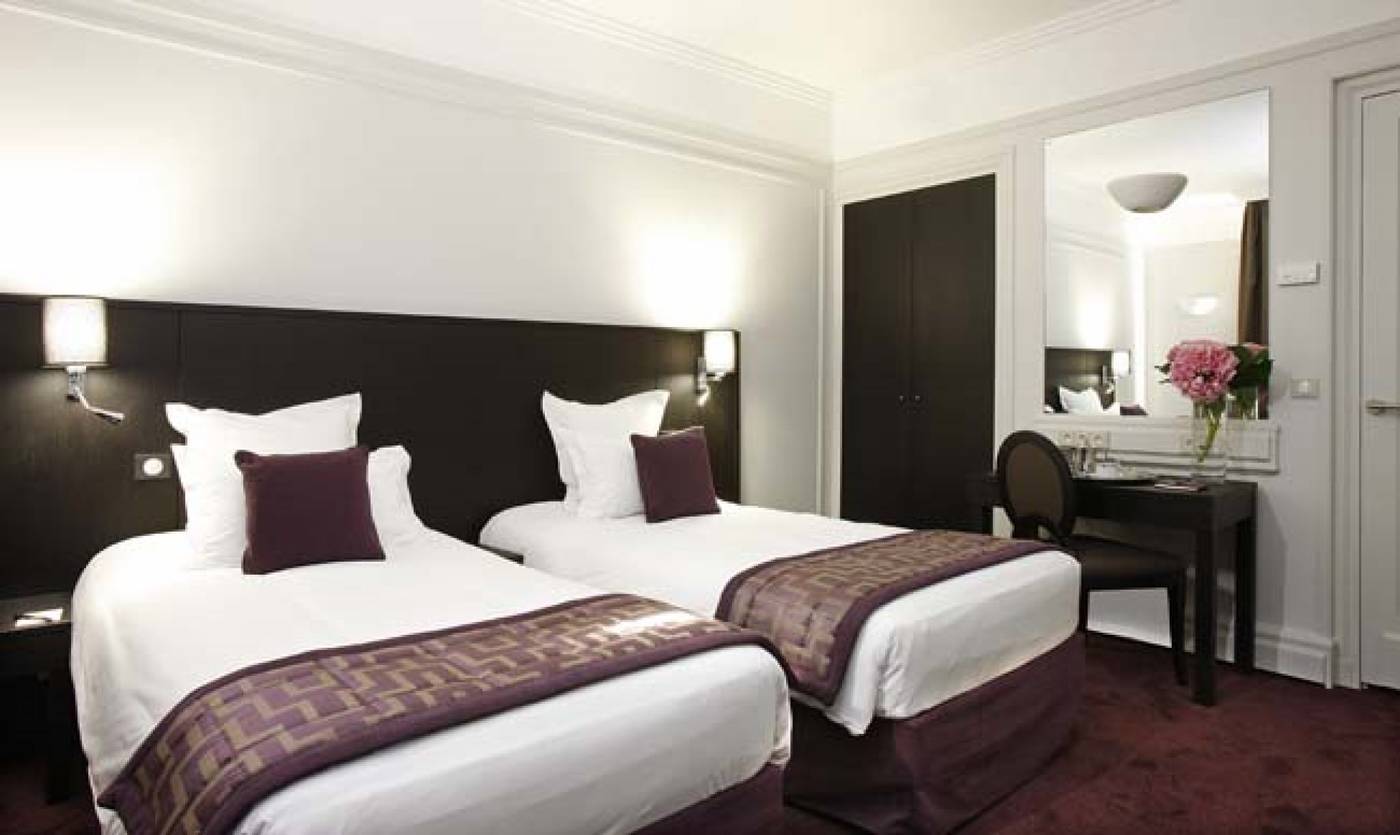 California-Paris-Champs-Elys----es-Room-33