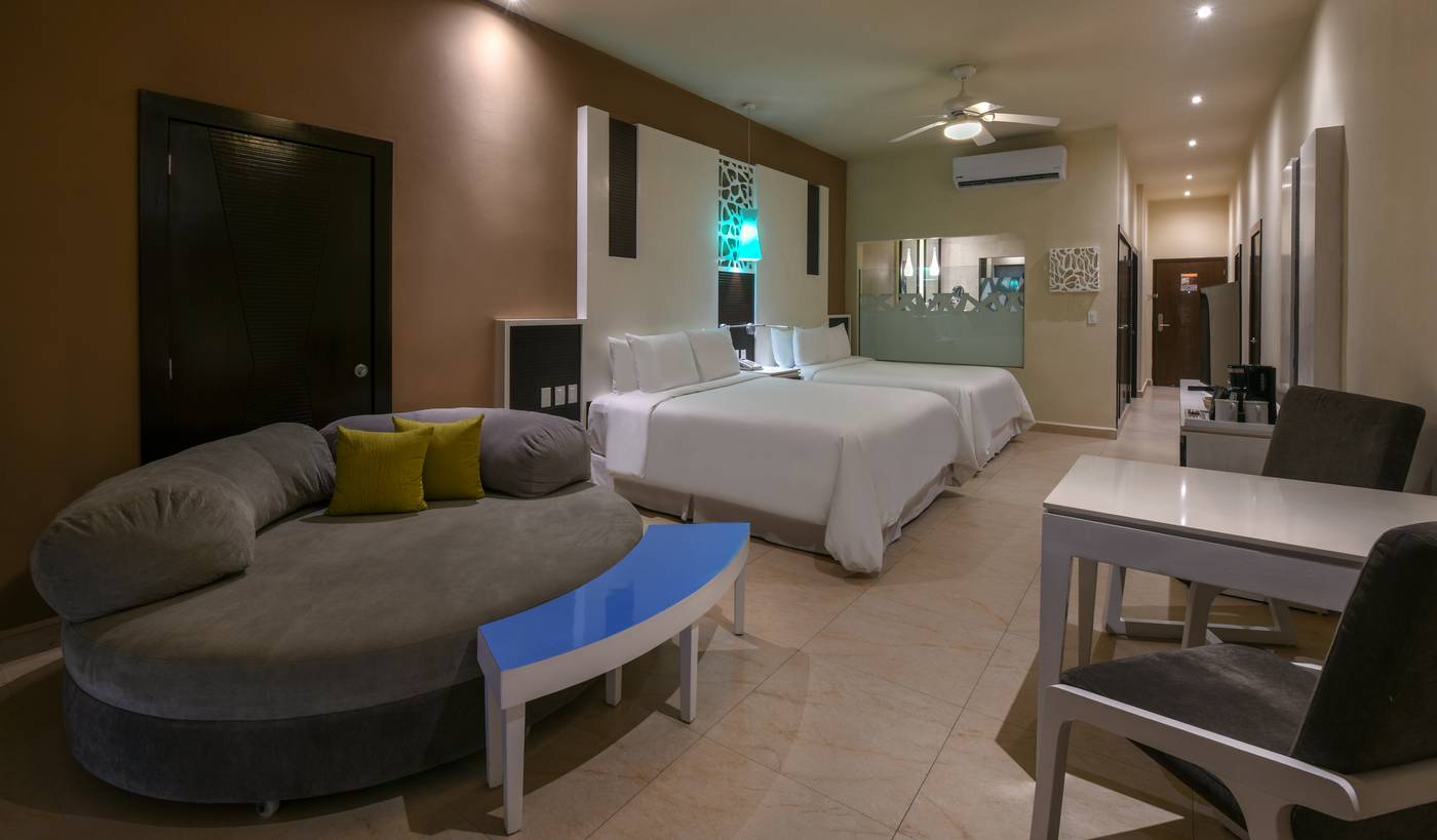 El Dorado Seaside Suites 03.11