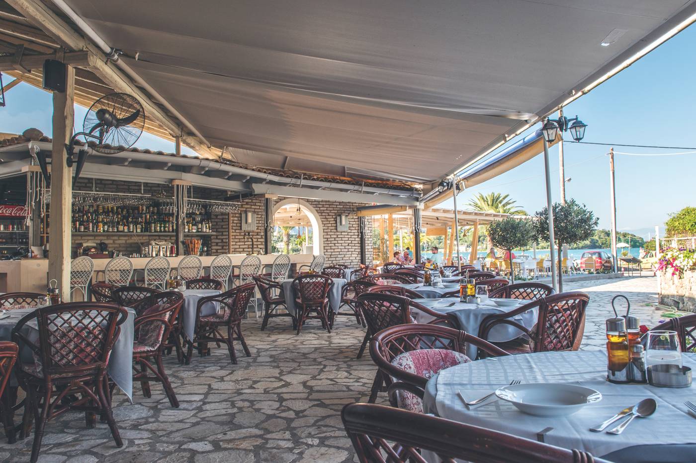 Iliada-Beach-Restaurant-15