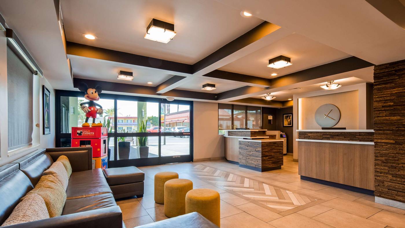 Best-Western-Plus-Pavilions-Lobby-6