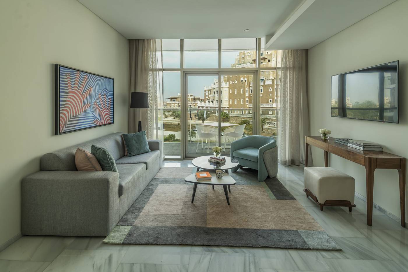 Th8 Palm Dubai Beach Resort