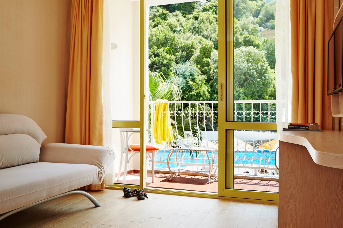 Mirage-World-Room-39