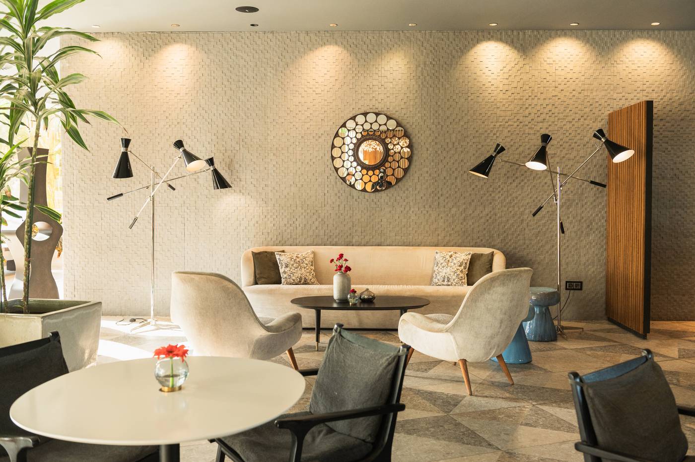 Hotel-Sir-Anthony-Lobby-31