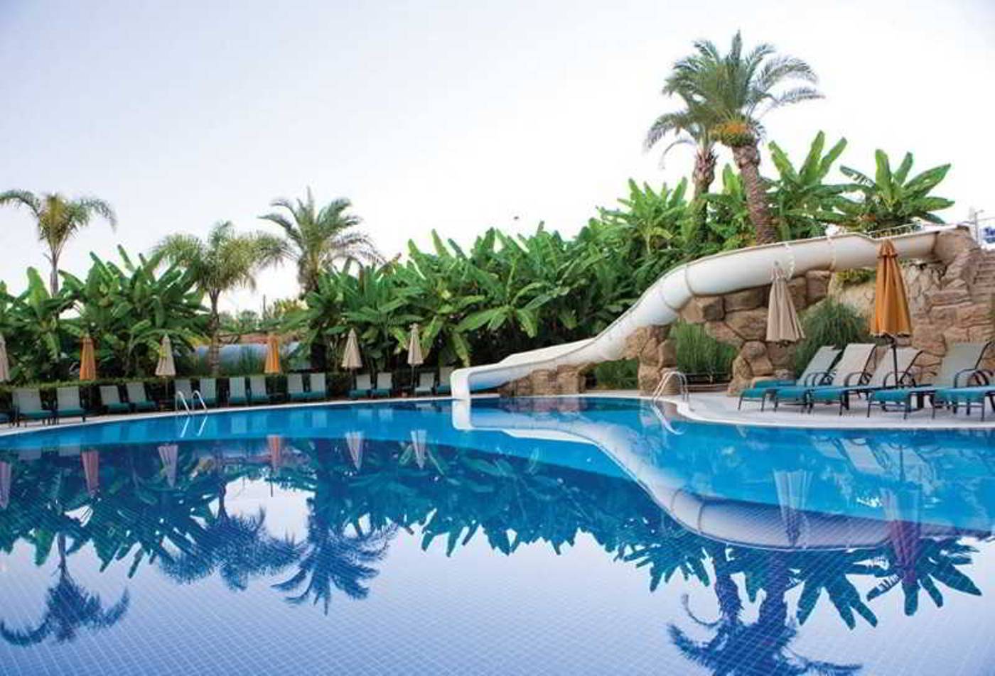 Long-Beach-Resort-Hotel---Spa-Deluxe-Pool-15
