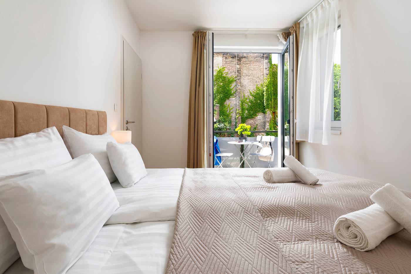 Bo18-Superior-Hotel-Room-12