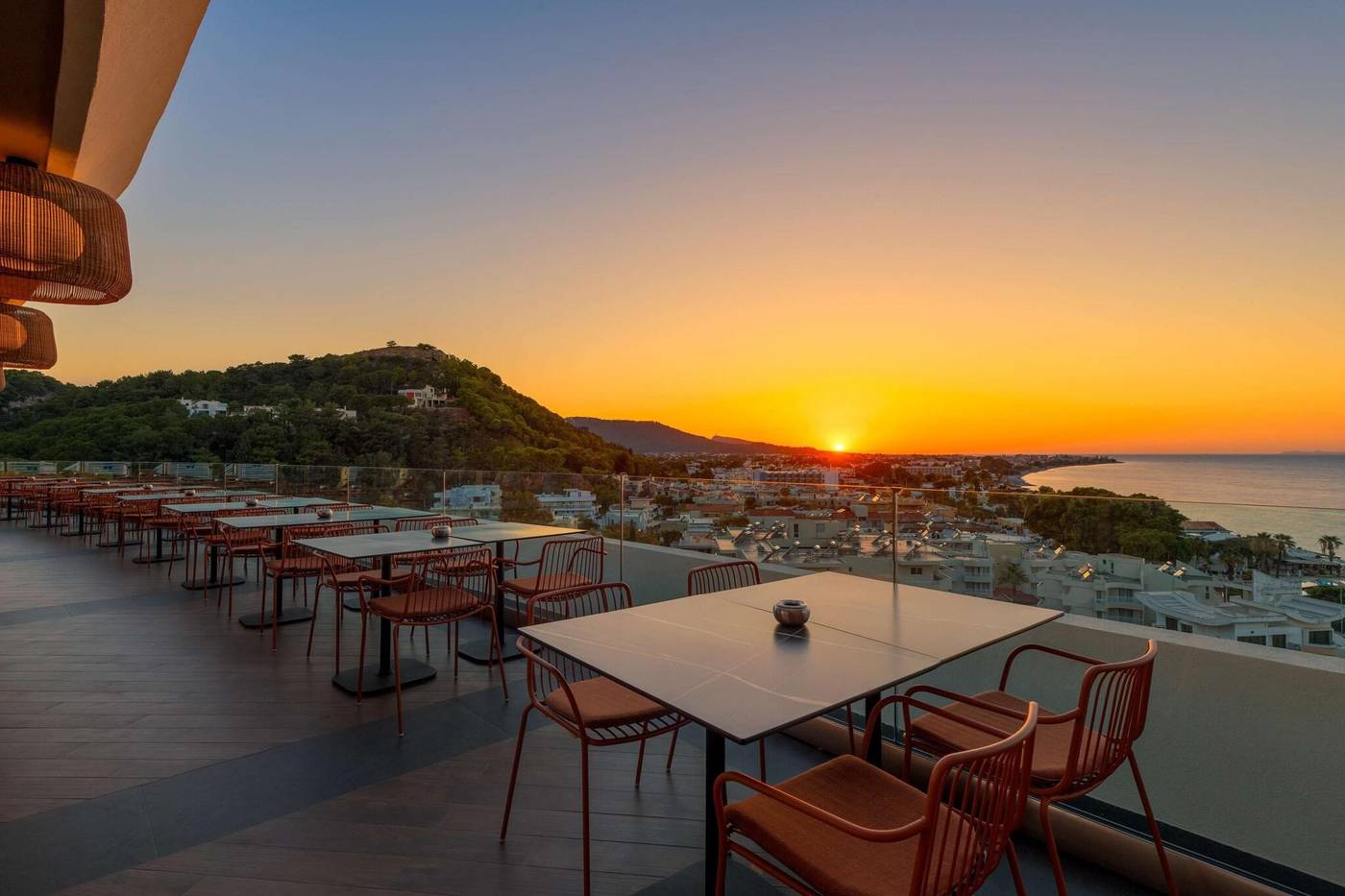 Olympic-Palace-Resort-Hotel---Convention-Center-Bar-94