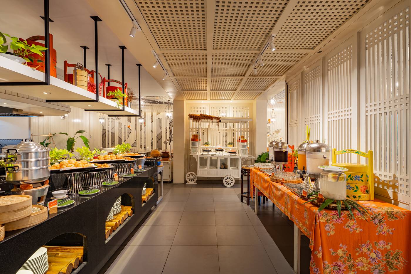 Proud-Phuket-Restaurant-48