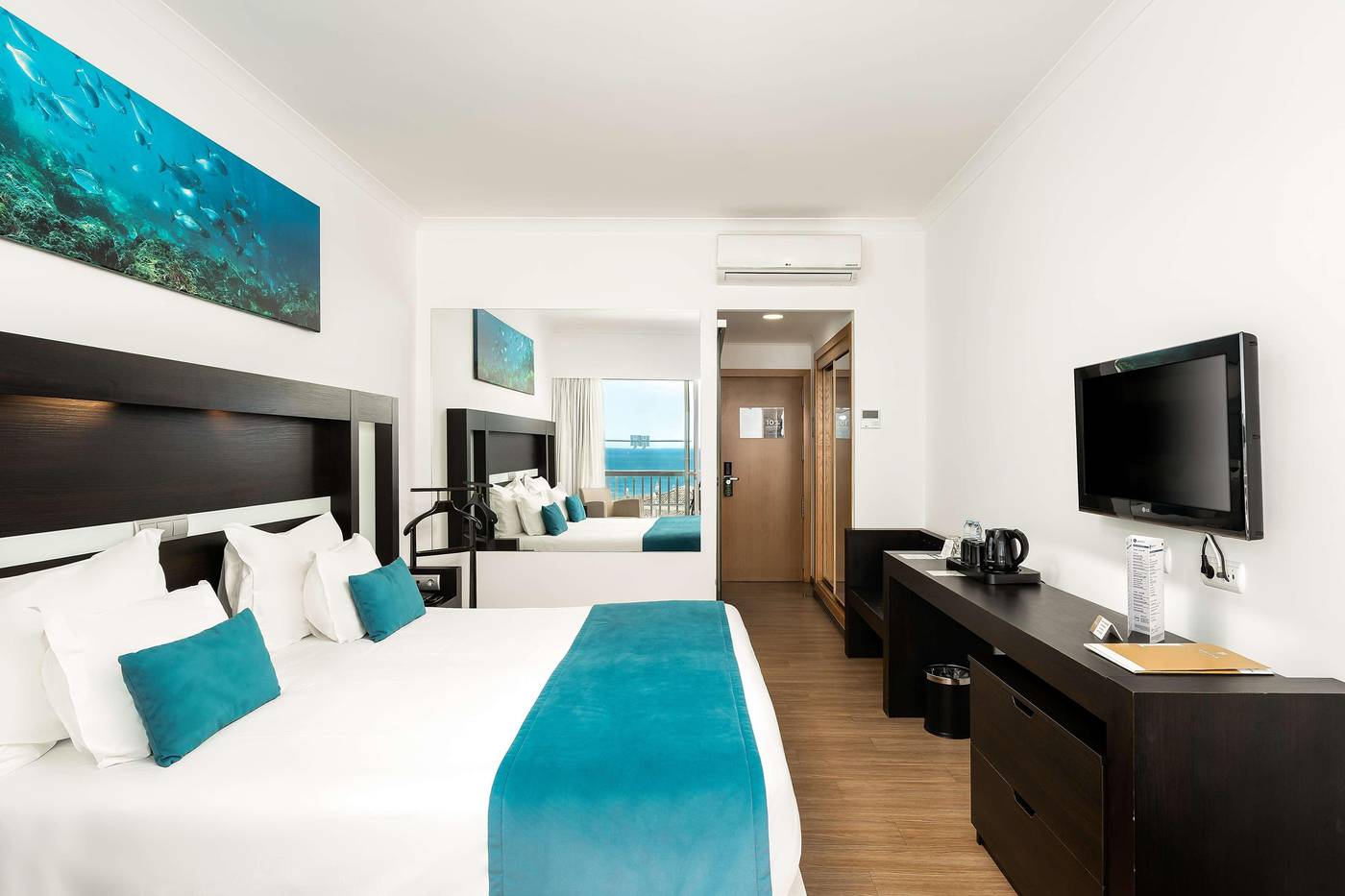 Jupiter-Algarve-Hotel---Beach---Spa-Room-14