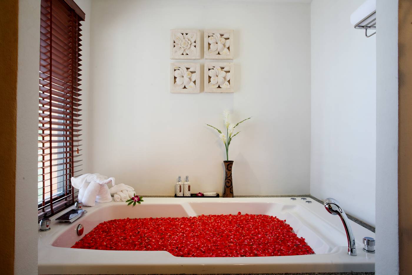 Namaka-Resort-Kamala-Room-38