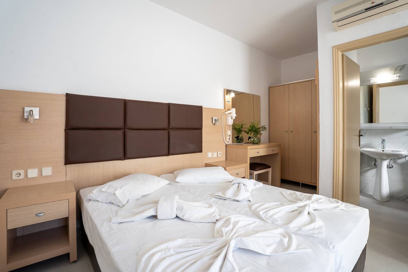 Sunlight-Studios-Room-17