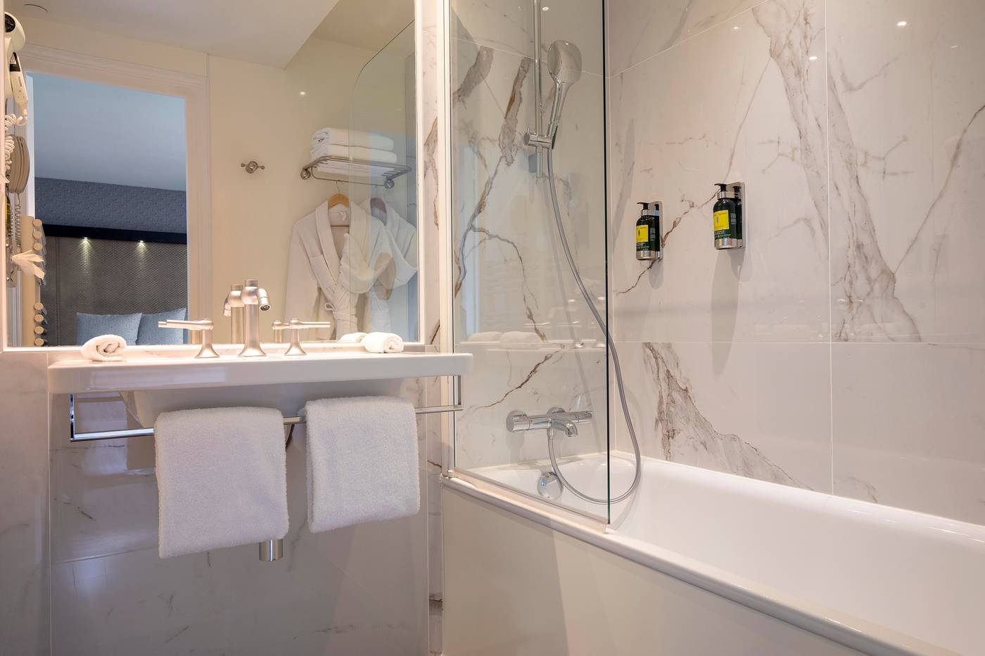 Hotel-Elysees-Regencia-Room-52