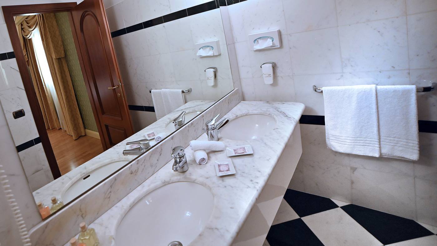 Best-Western-Grand-Htl-Guinigi-Room-34