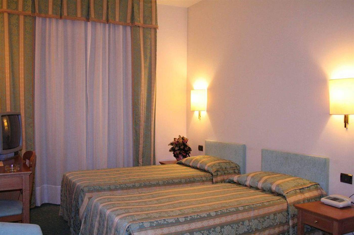 Savant-Italy-LAMEZIA TERME-Room-7