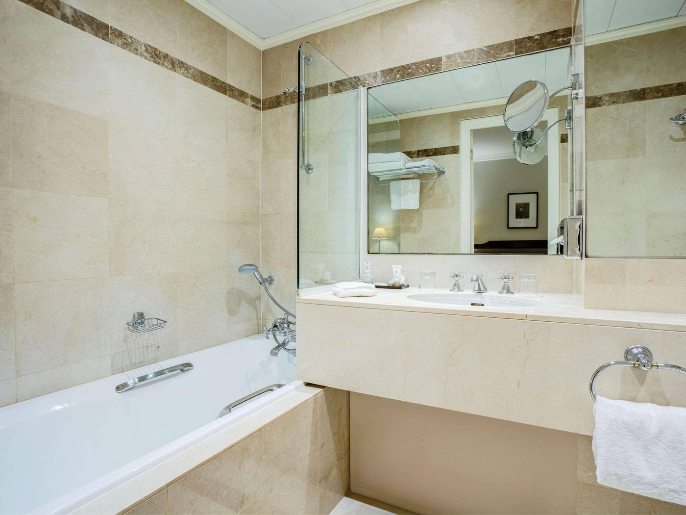 Royal-Saint-Honore-Room-40