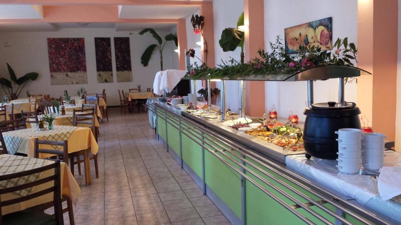 Ipsos-Beach-Restaurant-11