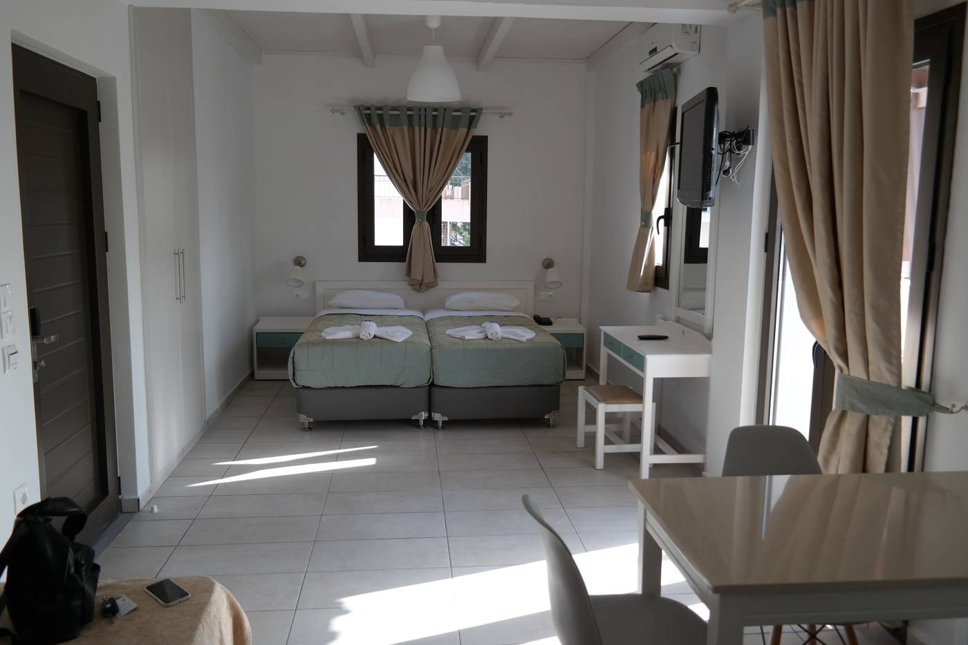 Ledra-Maleme-Room-38