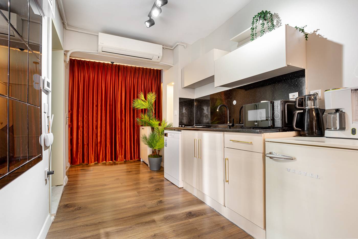 Port-Galata-Suites-Room-28