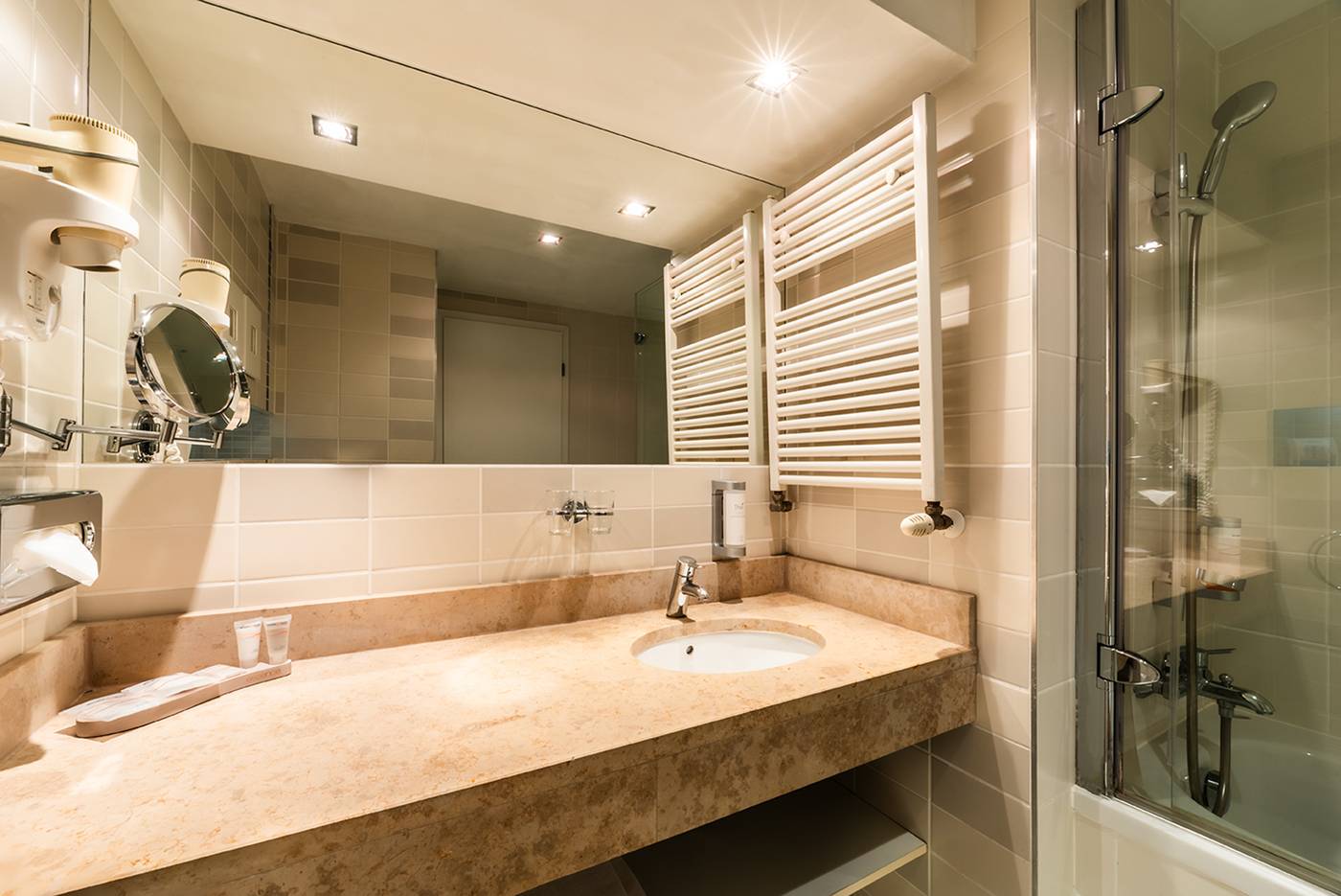 Atrium-Fashion-Hotel-Room-39