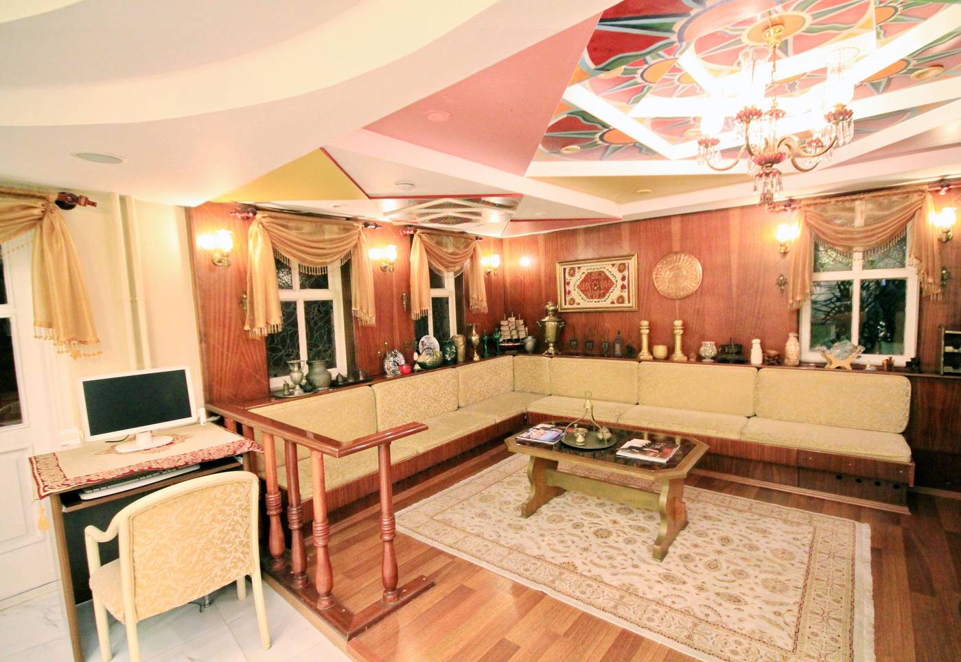 Historia-Hotel-Special-Class-Lobby-11