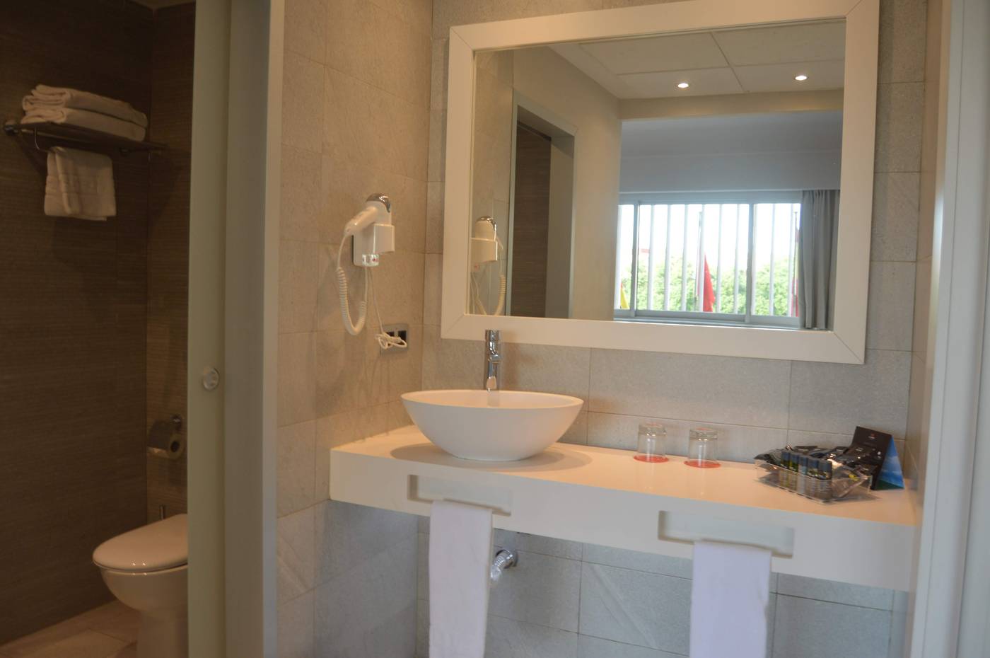 Weare-Chamartin-Room-45