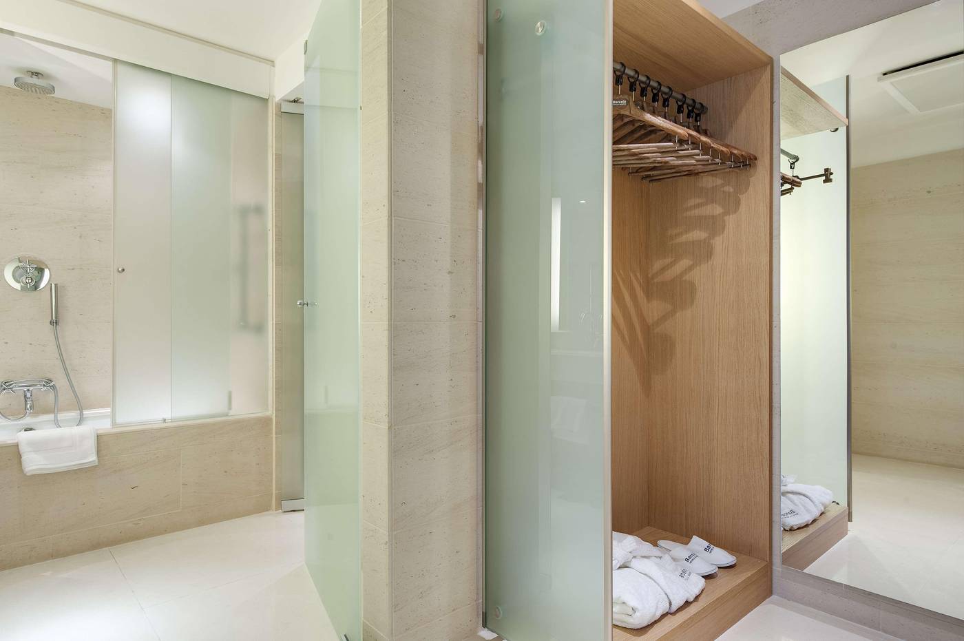 Precise-House-Mantegna-Roma-Room-47