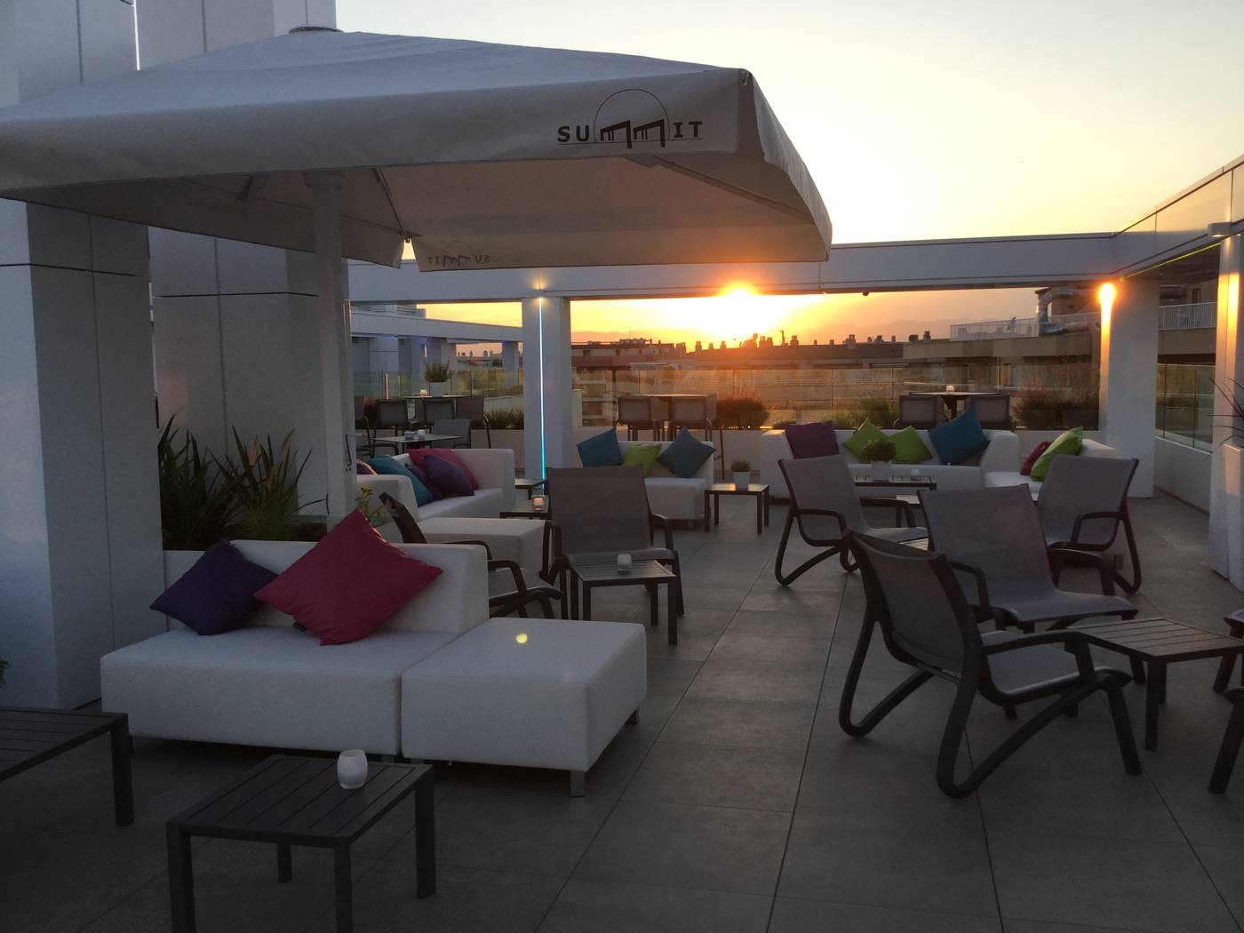 Olympus-Palace-Hotel-Pool-16