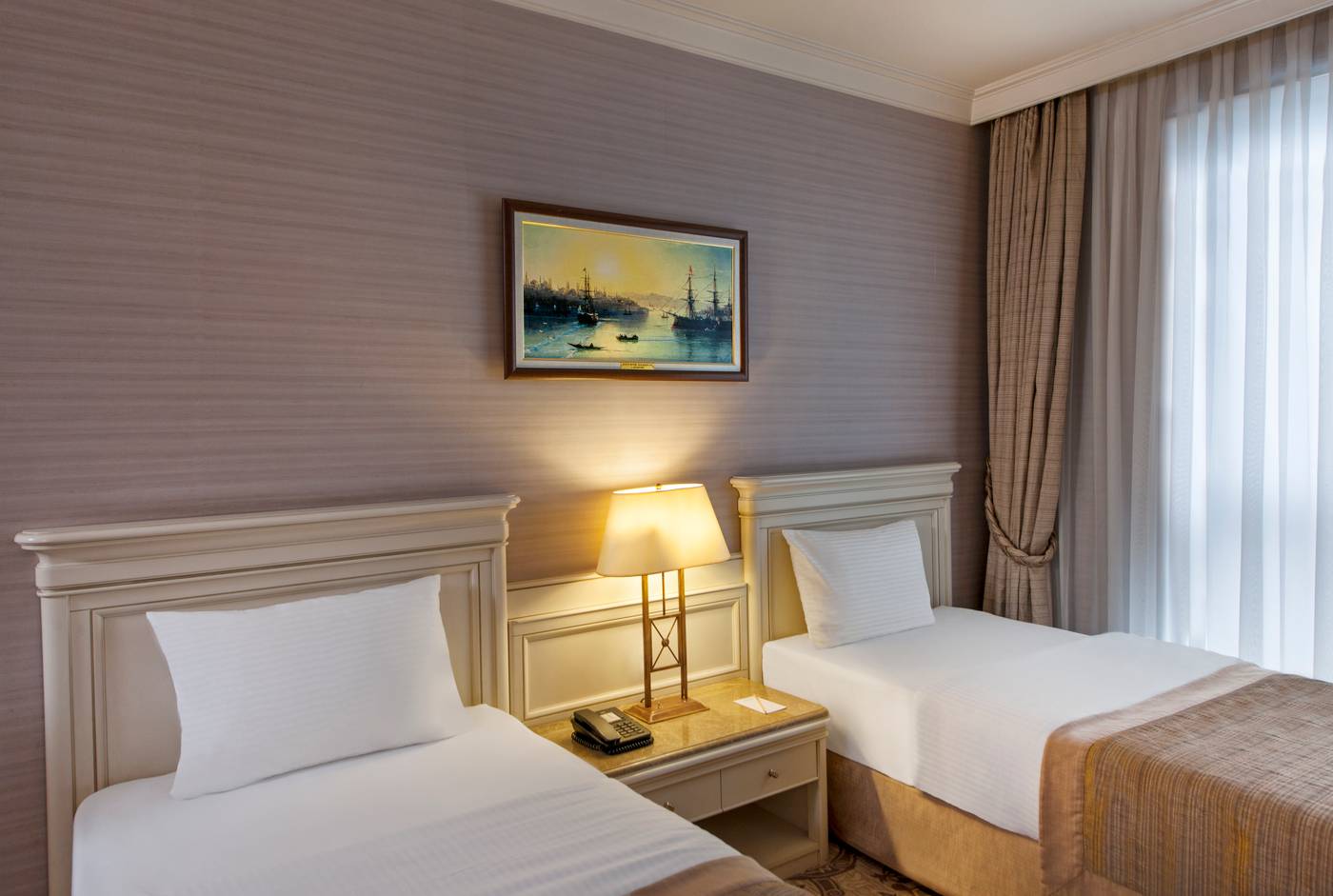 Elite-World-Comfy-Istanbul-Taksim-Hotel-Room-23