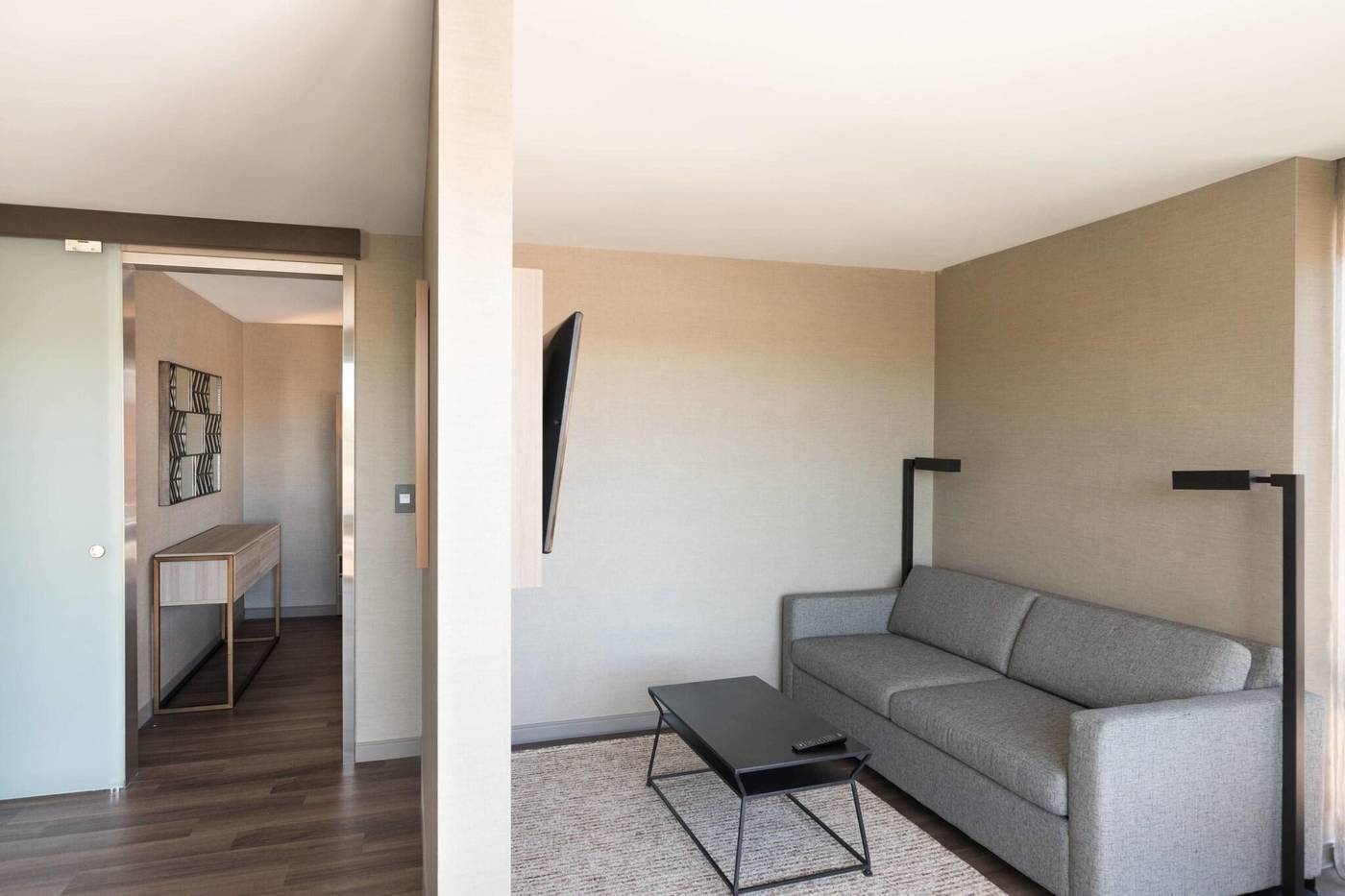 Ac-Hotel-By-Marriott-Boston-Cleveland-Circle-Room-35