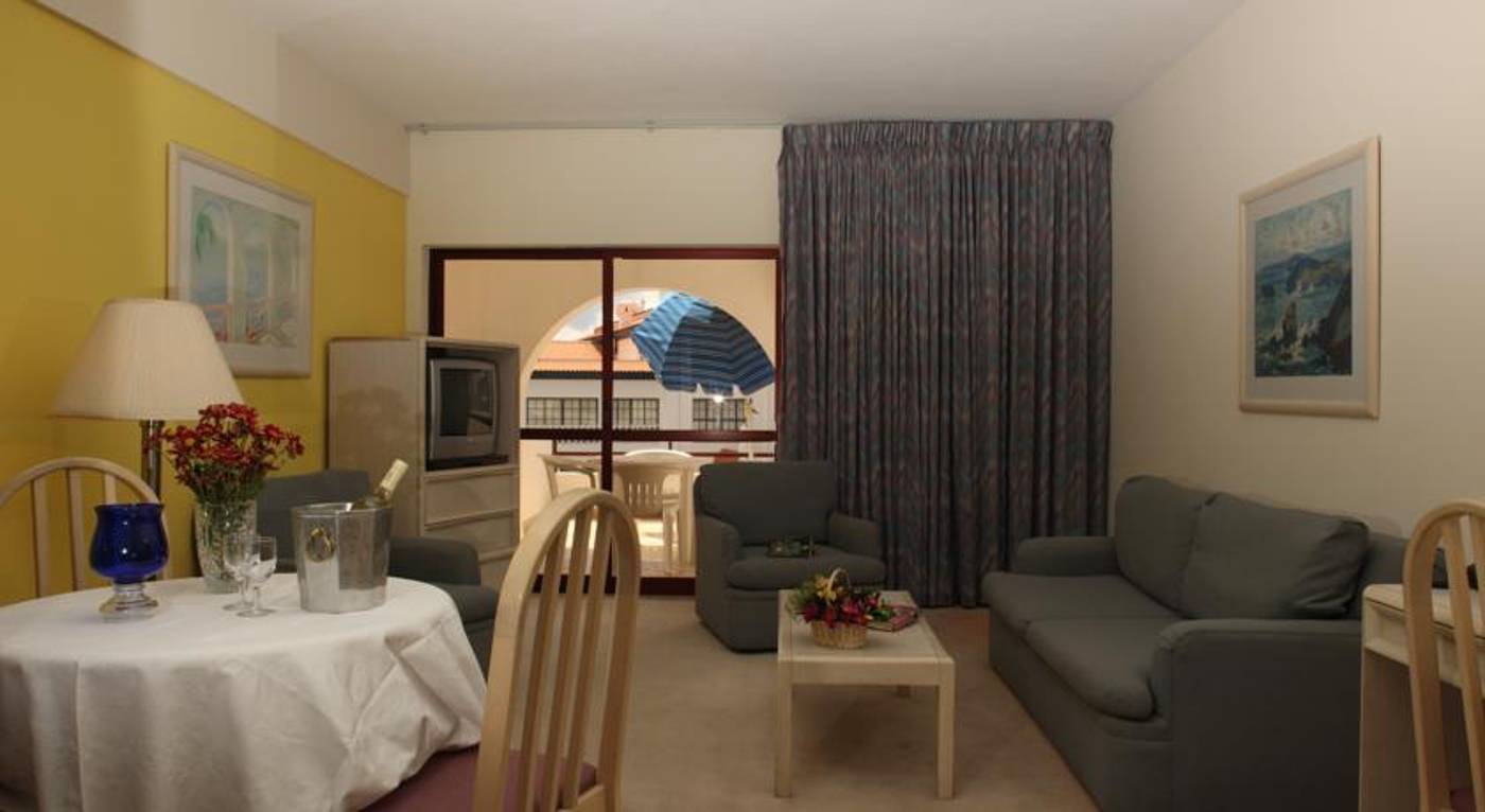 Canico-Bay-Club-Room-19