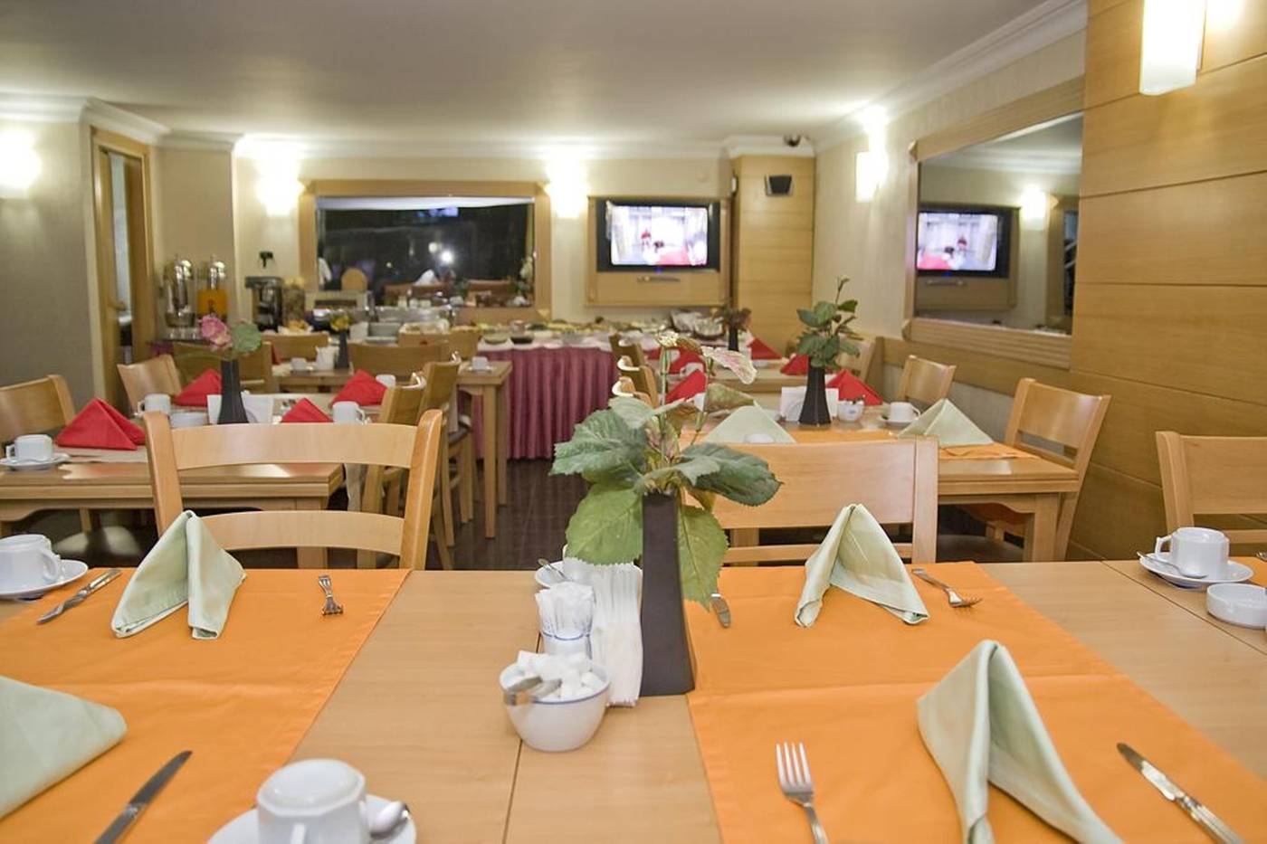 Park-Star-Hotel-Taksim-Restaurant-11