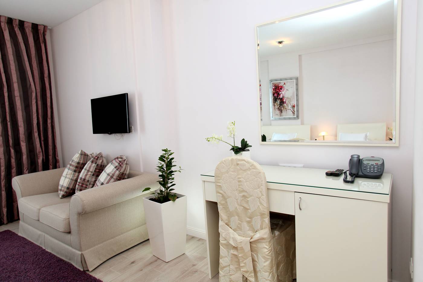 Aparthotel-Bellevue-Room-30